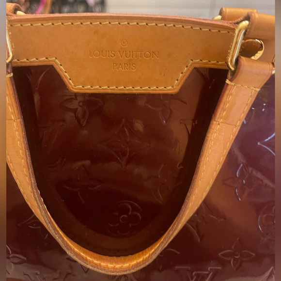 ****SOLD******Louis Vuitton Amarante Vernis Brea MM - Picture 3 of 7